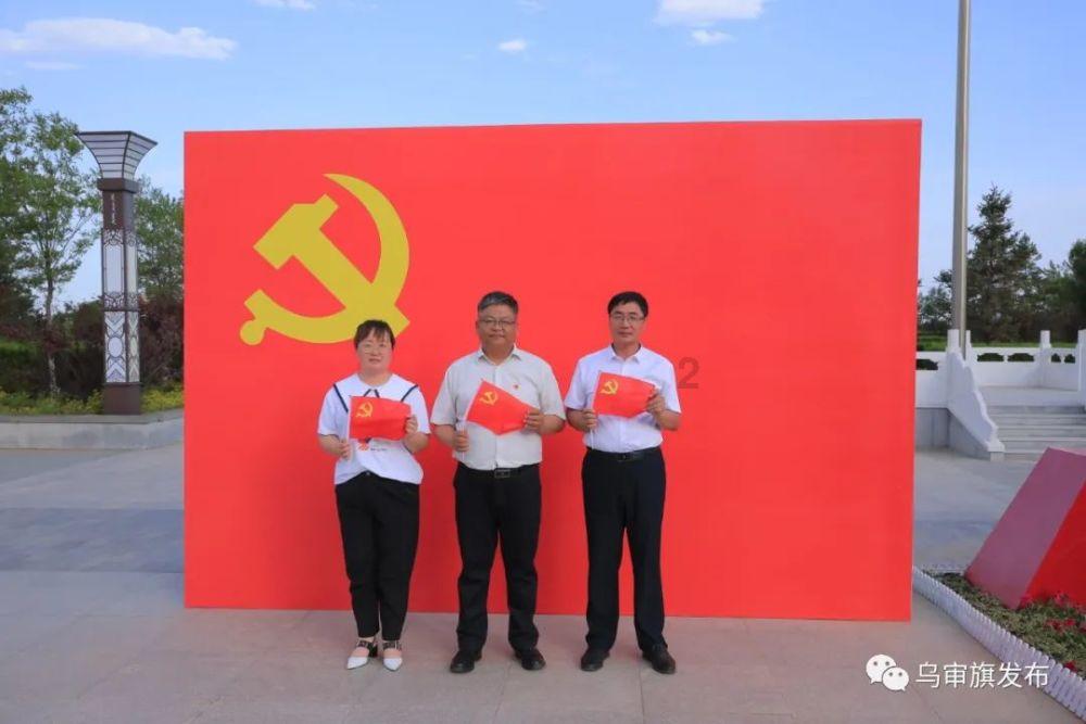 救援聪明的小女生